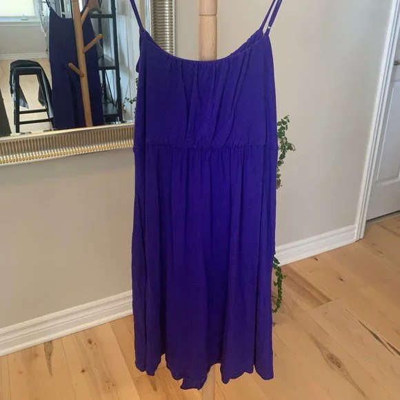 Dress - Picture 2 of 4